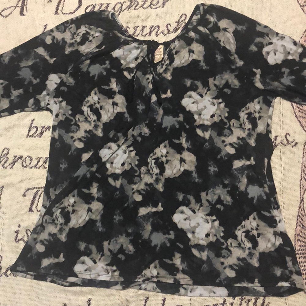 Long sleeve Blouse.